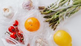 fruits et légumes sous plastique