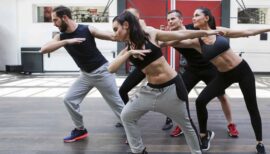 groupe de danseurs fitness