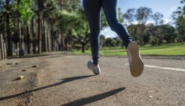 jambes pendant la course à pied