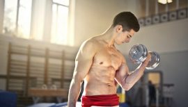 homme en train de pratiquer la musculation