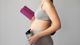 femme enceinte prête à faire du sport (fitness, yoga)