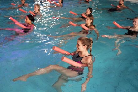salle de sport avec piscine ou pratiquer l'aquafitness