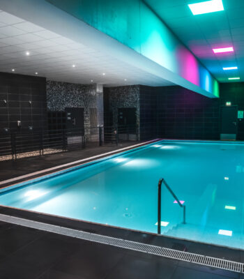 piscine de la salle de sport WellNess à Nantes