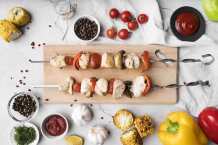 brochettes de légume et poulet pour un barbecue sain
