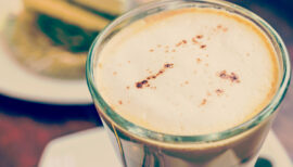 tasse de chai latte, boisson chaude healthy