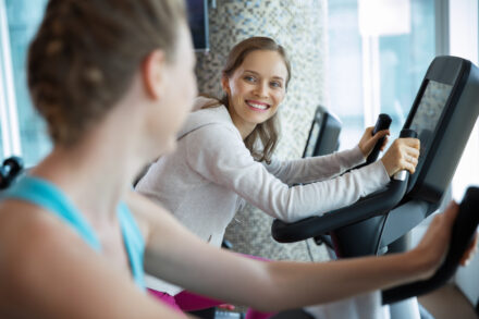 femmes faisant du cardio training pour muscler leur coeur