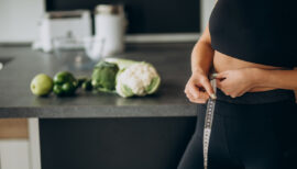 femme pratiquant une reverse diet